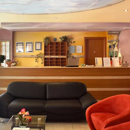 Apartmanhotel Marietta Pasztída