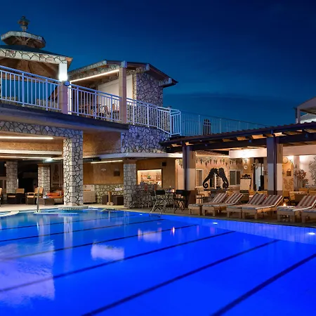 Апарт-отель Marietta Пастида