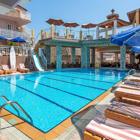 Marietta Aparthotel 2*