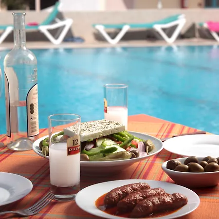 Marietta Aparthotel 2*